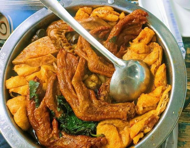 美味本地人都习以为常游客看来十分怪异pg电子模拟器广西夜市中最具特色的(图11)