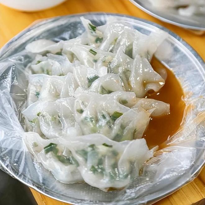 美味本地人都习以为常游客看来十分怪异pg电子模拟器广西夜市中最具特色的(图13)