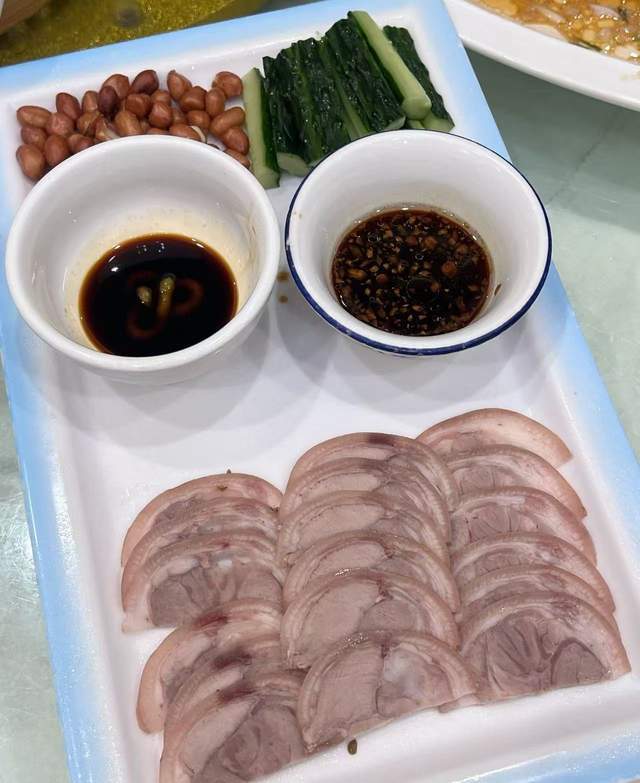 0年的老店特色菜吃撑了！pg电子广州这家开了快4(图7)